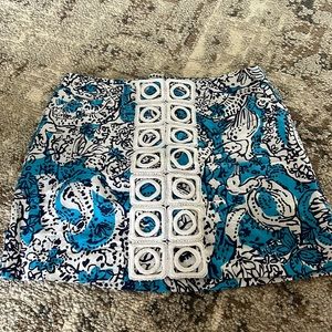 Lilly Pulitzer skort. Size 0. Blue and white patterned